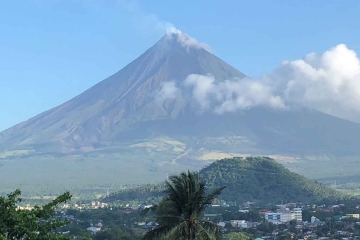 Mayon-Volcano-from-Oriental-Hotel