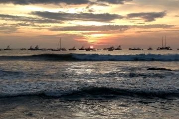 cloudy-sunset-among-the-boats
