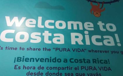 sign that says welcome to costa rica